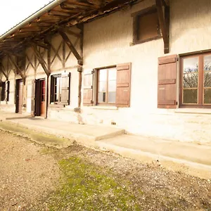 Ferme Bressane - 4 Hébergement de vacances Saint-Etienne-du-Bois (Ain)